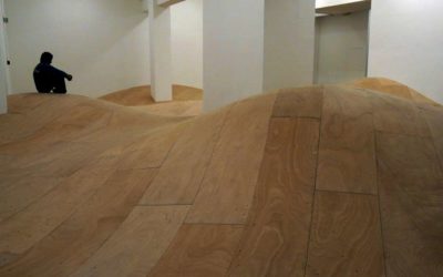 Installation d’un parquet ondulé – VINCENT LAMOUROUX