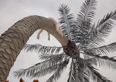 Création d’arbres fossilisés en béton sculpté pour l’artiste Laurent PERNOT