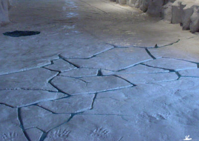 Décor antarctique en béton projeté pour la parc à thème FAUNIA