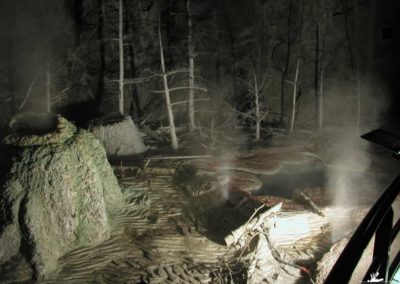 Reconstitution de décors volcaniques en béton pour le centre VULCANIA
