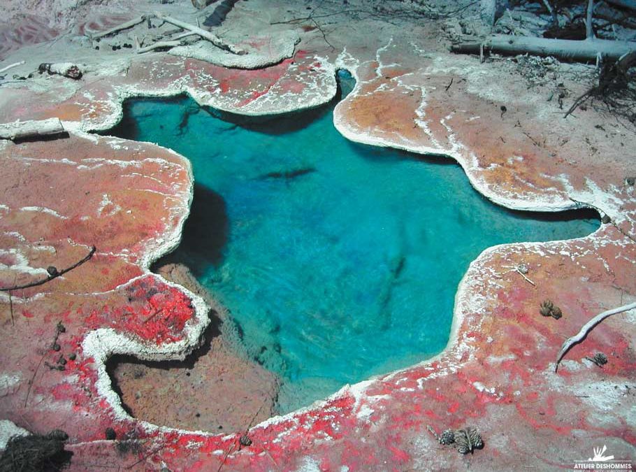 Reconstitution de décors volcaniques en béton – VULCANIA