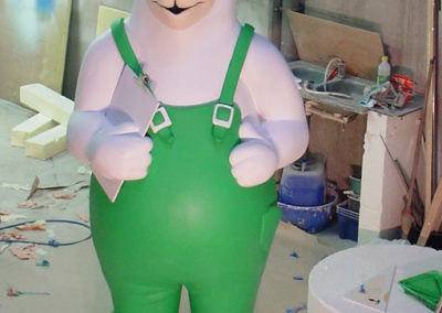 Réalisation de la sculpture de la Mascotte de l'enseigne - Le Petit FORESTIER