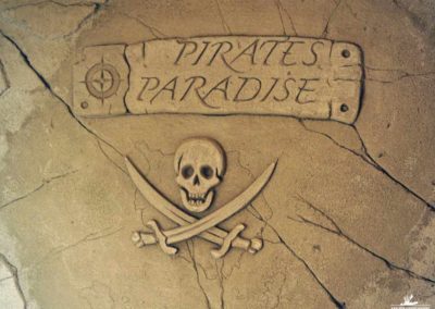 Décor en béton pour le restaurant à thème PIRATES PARADISE