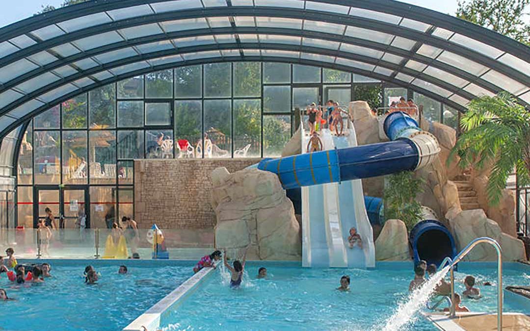 Décor rocheux de piscine – CAMPING LA PALOMBIERE